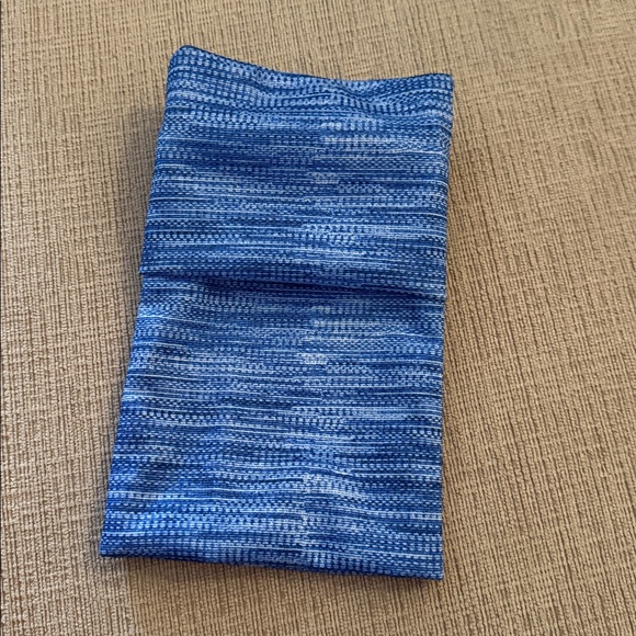 Running/Exercise Storage Wrist Bag - Blue - Picture 3 of 5